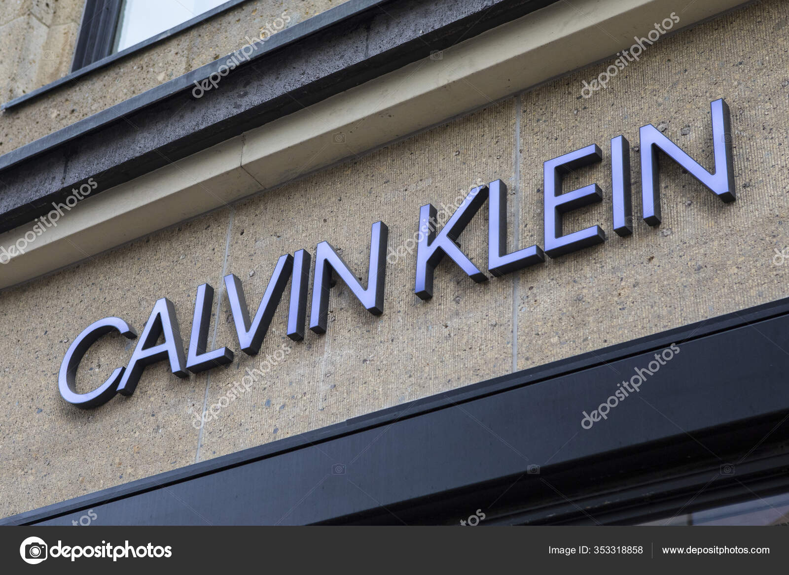 Футболка Calvin Klein, размер 56, цвет темно