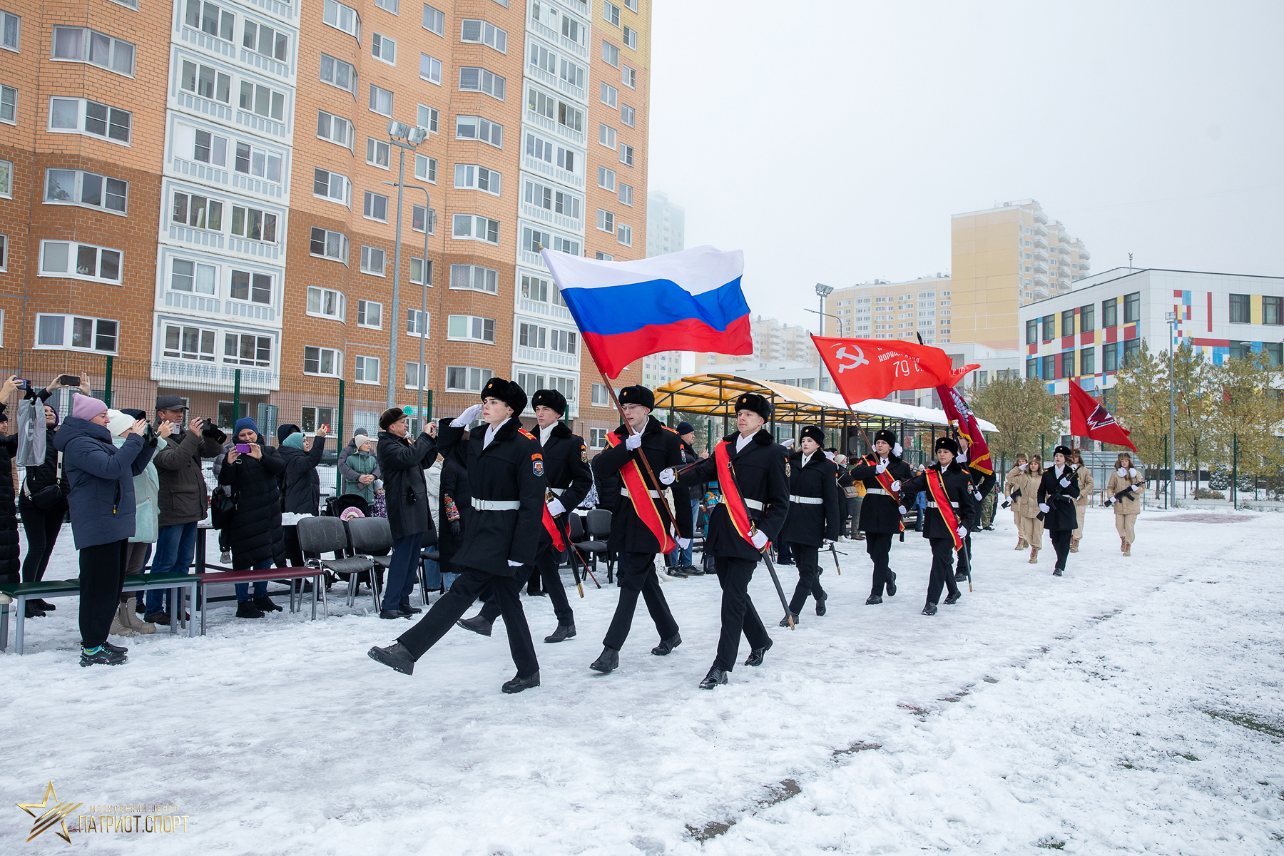 Более 12 тысяч столичных школьников